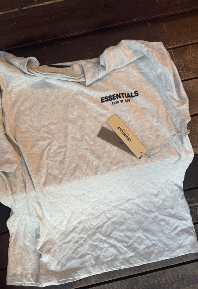 Essentials t-paita